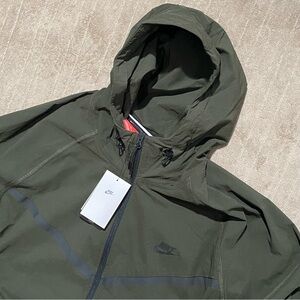 Size XL Mens Nike Tech Windrunner Woven Full-Zip Jacket Olive Green HM7151-223